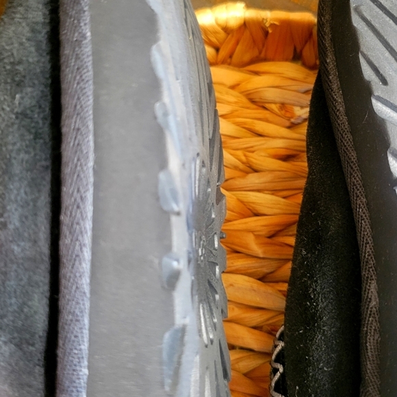 UGG Women Size 5 Tasman Black Slippers - Picture 9 of 9